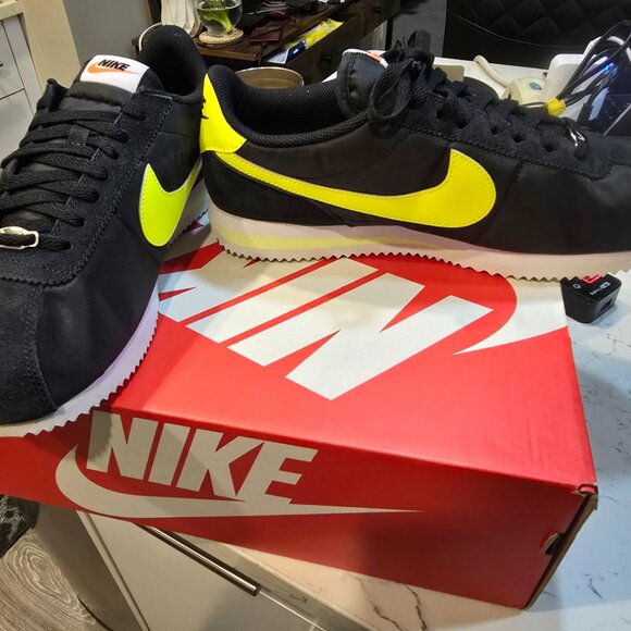 Nike Cortez Basic Black / Yellow DZ2795-003 Mens Sz 10.5 (10) Shoes Sneakers New - Picture 4 of 14